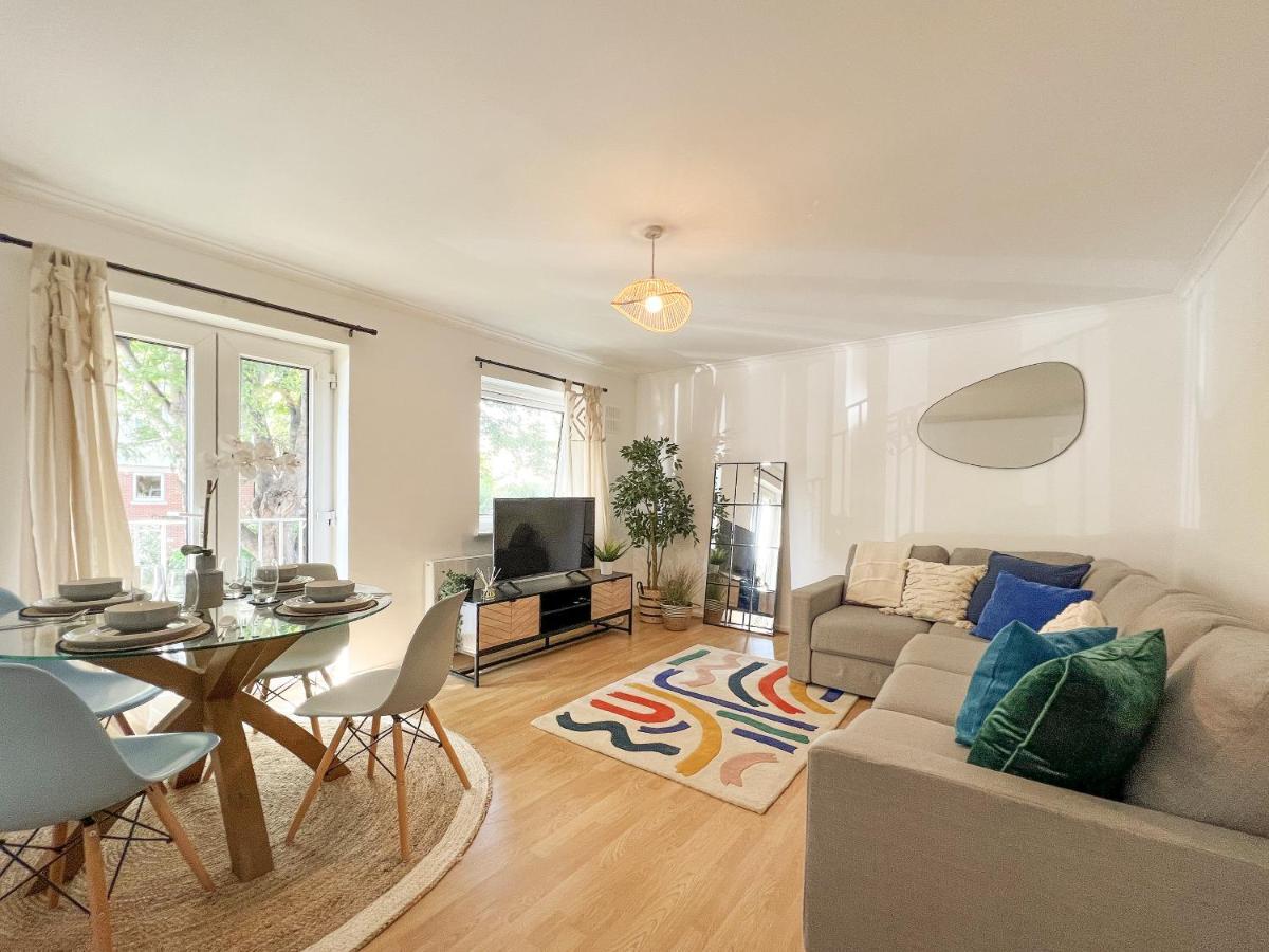 Beautiful Windsor 2 Bed, Perfect Location, 5 Mins Walk To Centre, Free Parking, Legoland, Ascot Appartement Buitenkant foto