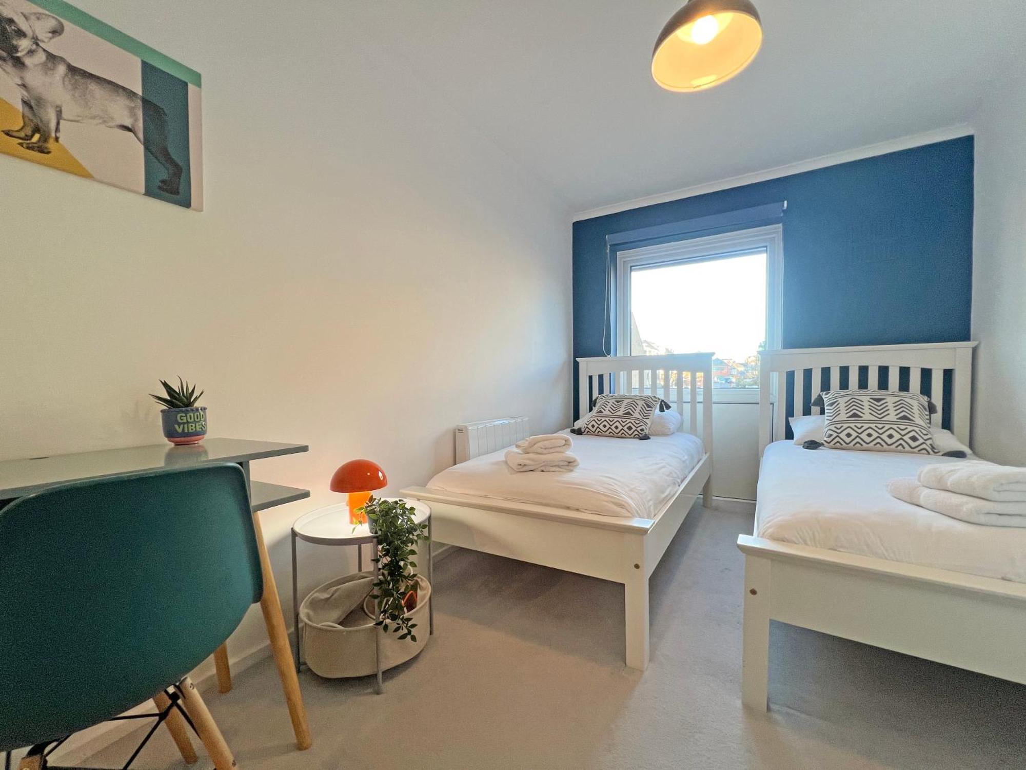 Beautiful Windsor 2 Bed, Perfect Location, 5 Mins Walk To Centre, Free Parking, Legoland, Ascot Appartement Buitenkant foto