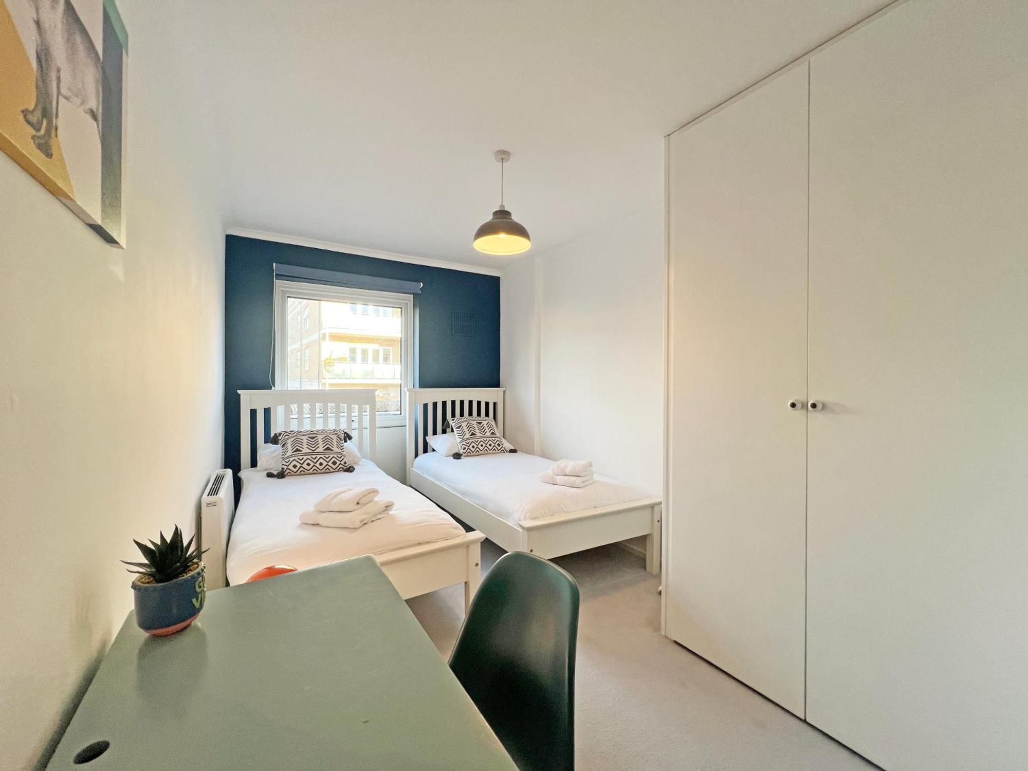 Beautiful Windsor 2 Bed, Perfect Location, 5 Mins Walk To Centre, Free Parking, Legoland, Ascot Appartement Buitenkant foto